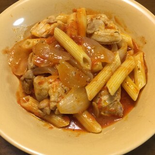 鶏モモ肉のトマトソース煮込み ペンネでボリューミー